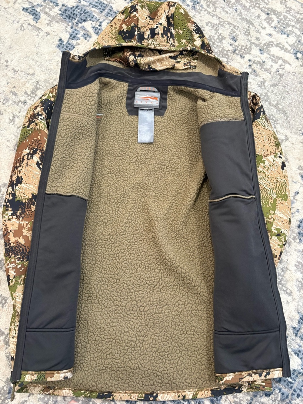 Men’s Traverse Hoody size Large - Picture 2 of 3